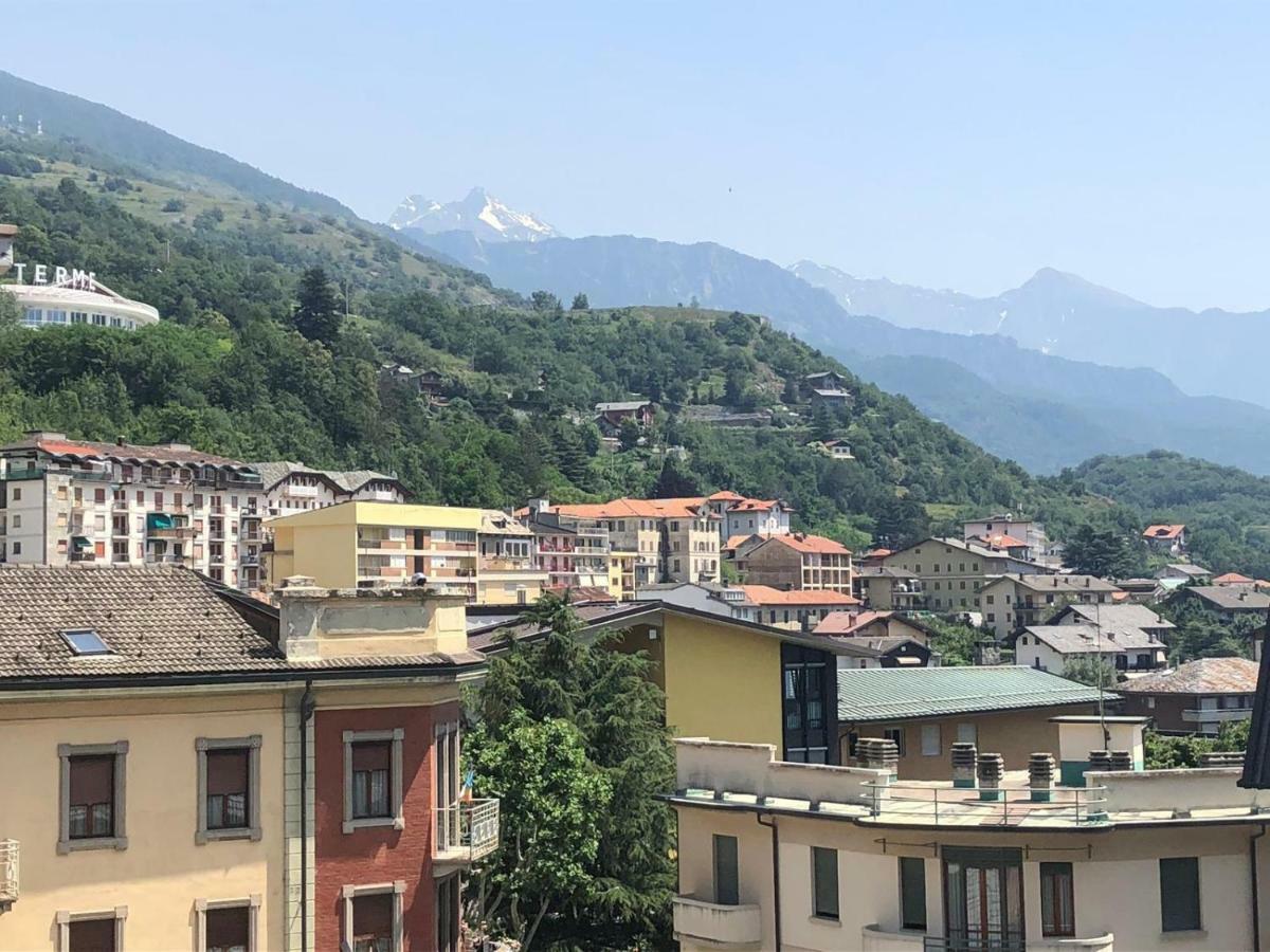 Il Nido Lägenhet Saint-Vincent Exteriör bild